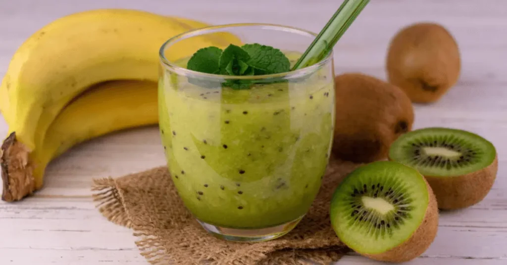 Kiwi banana smoothie