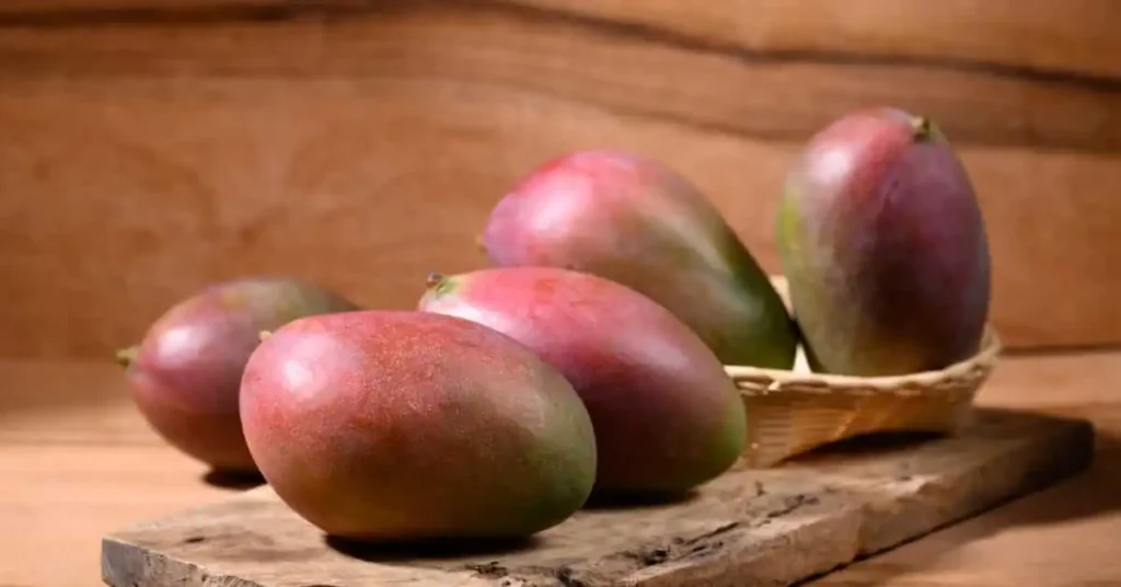  Red mangoes