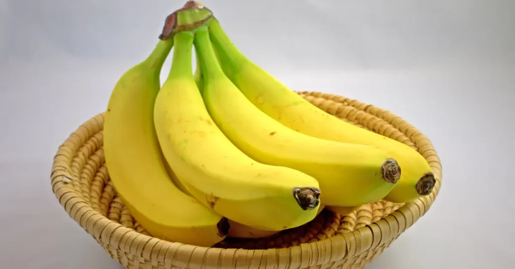Bananas, low calories fruit